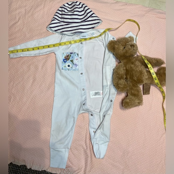 Burberry Baby Girl Layette SET! Logo Romper,Hat&Thomas Bear! EUC🔥Size 9 month💜 - Picture 5 of 14